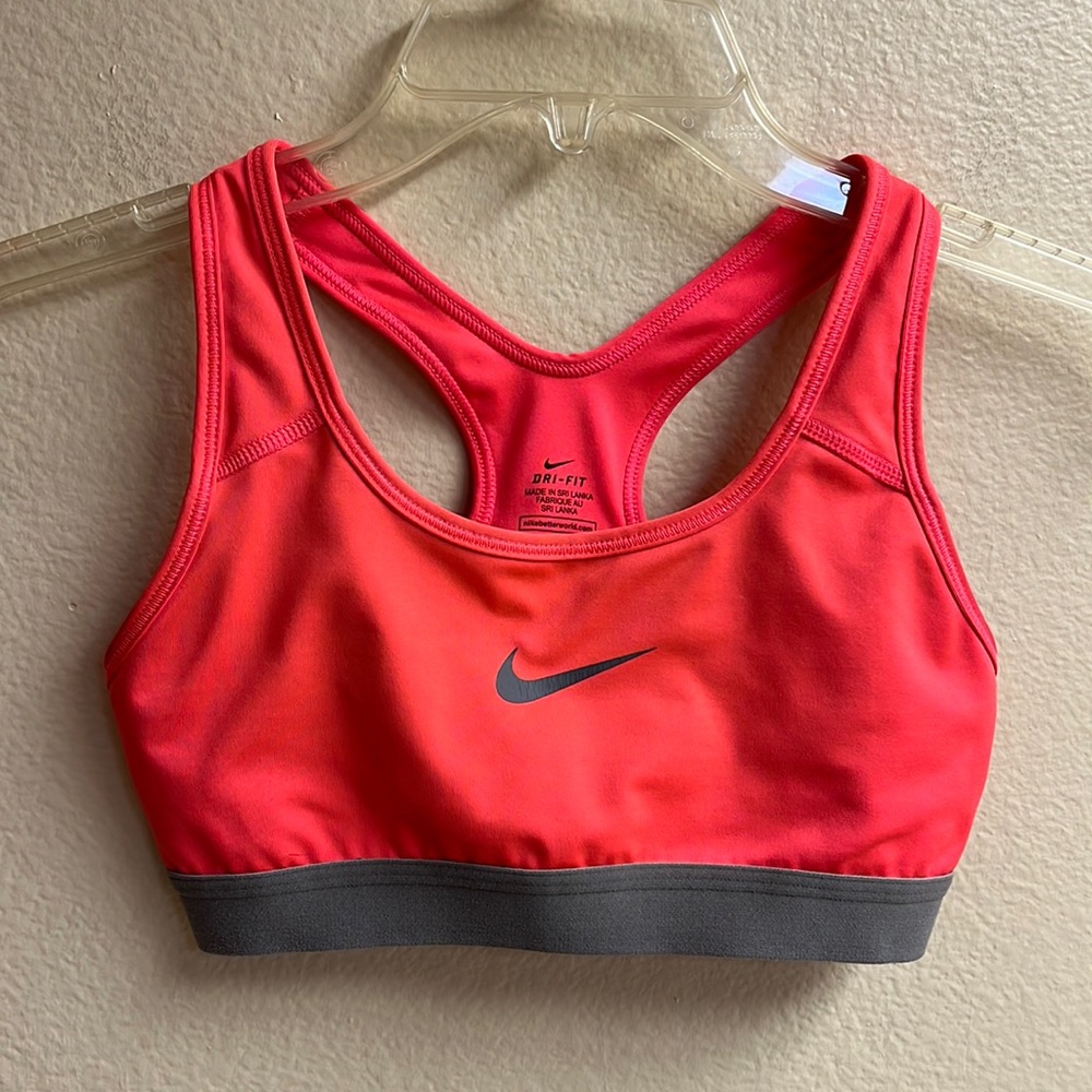 Nike Dri-Fit women’s sport bra, brigh pink/grey